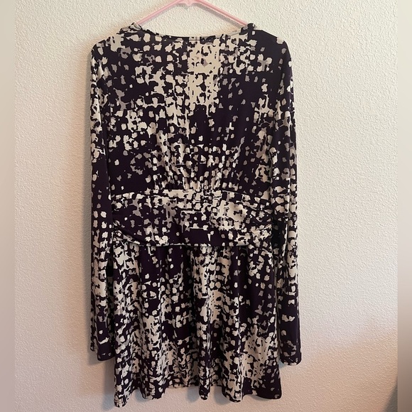 🥞 Long Elegant Legs Purple Tunic Size Medium - Picture 8 of 8